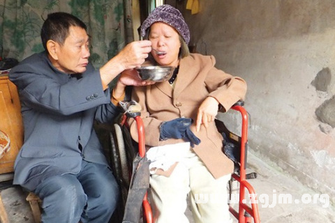 梦见瘫痪的人