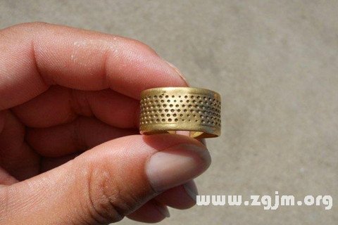 梦见顶针