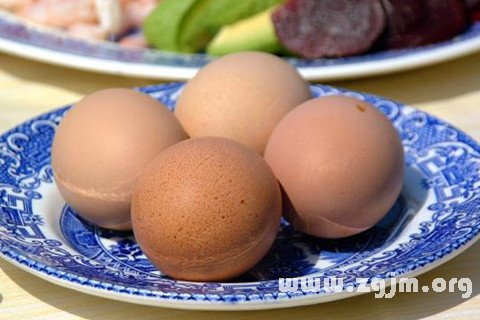 梦见煮鸡蛋