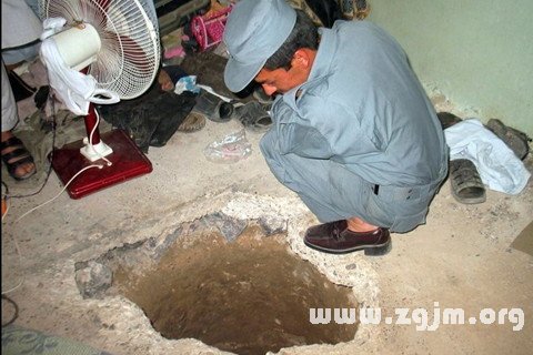 梦见挖洞