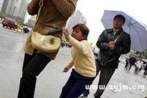梦见偷别人东西