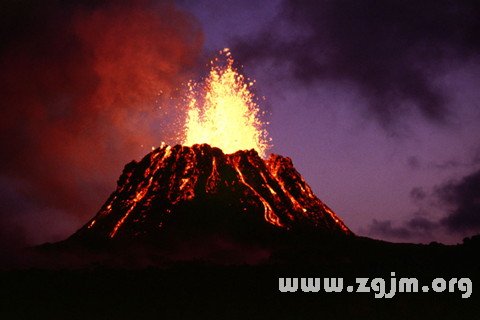 梦见火山