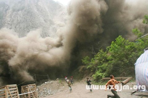 梦见山崩地裂