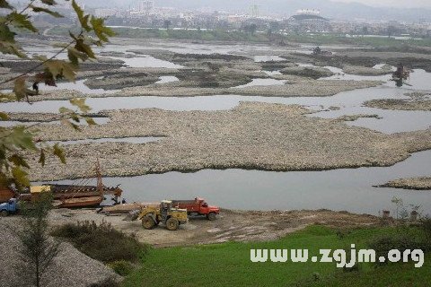 梦见河水沙石