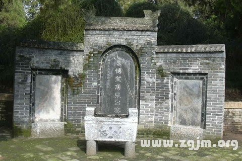 梦见陵墓