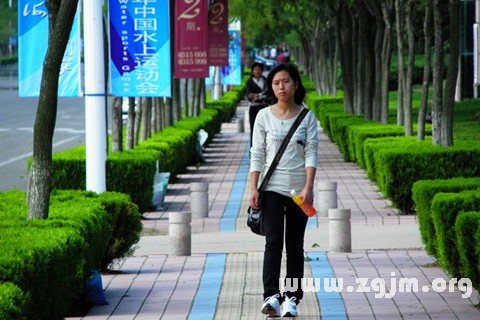 梦见人行道